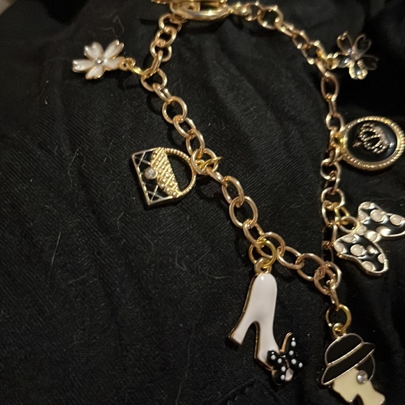 Fashion bracelet with bow, flowers, crown, shoe, woman with a fancy hat! - Picture 4 of 4